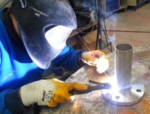 Hiện tượng khói đen khi hàn thép cacbon thấp với máy hàn TIG